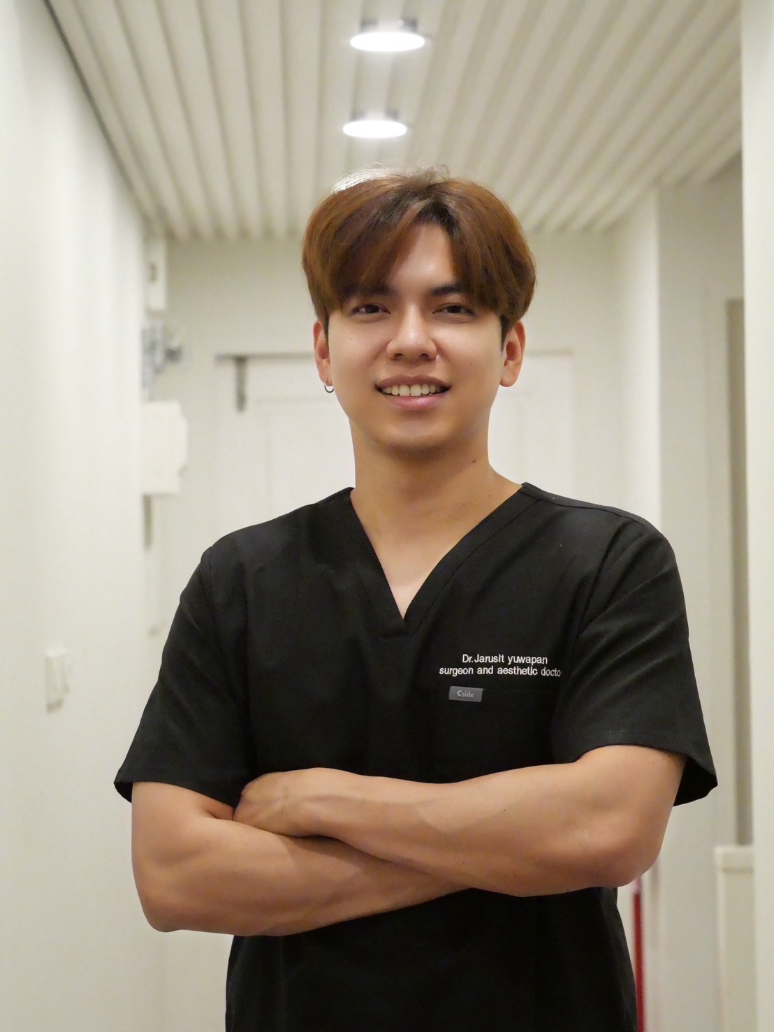 นพ.จารุสิทธิ์ ยุวพันธ์